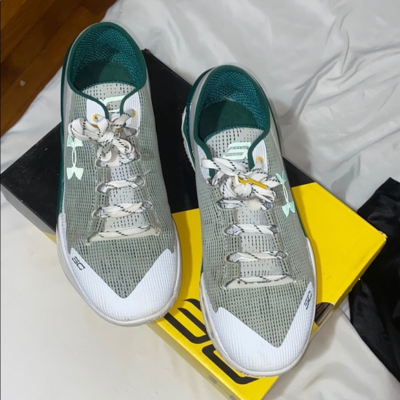 COPY - Stephen curry shoes - Picture 2 of 4